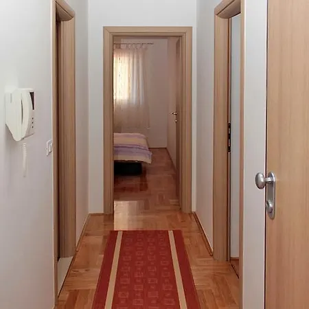 Apartment Central City * 马卡尔斯卡