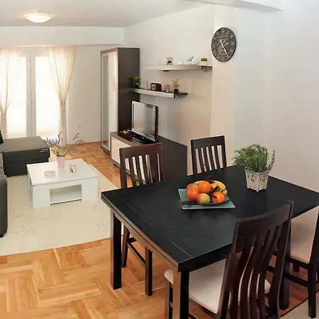 Apartment Central City Apartman