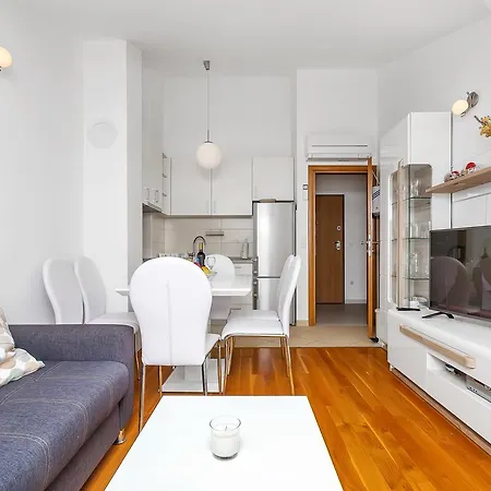 Apartment Central City Apartman *